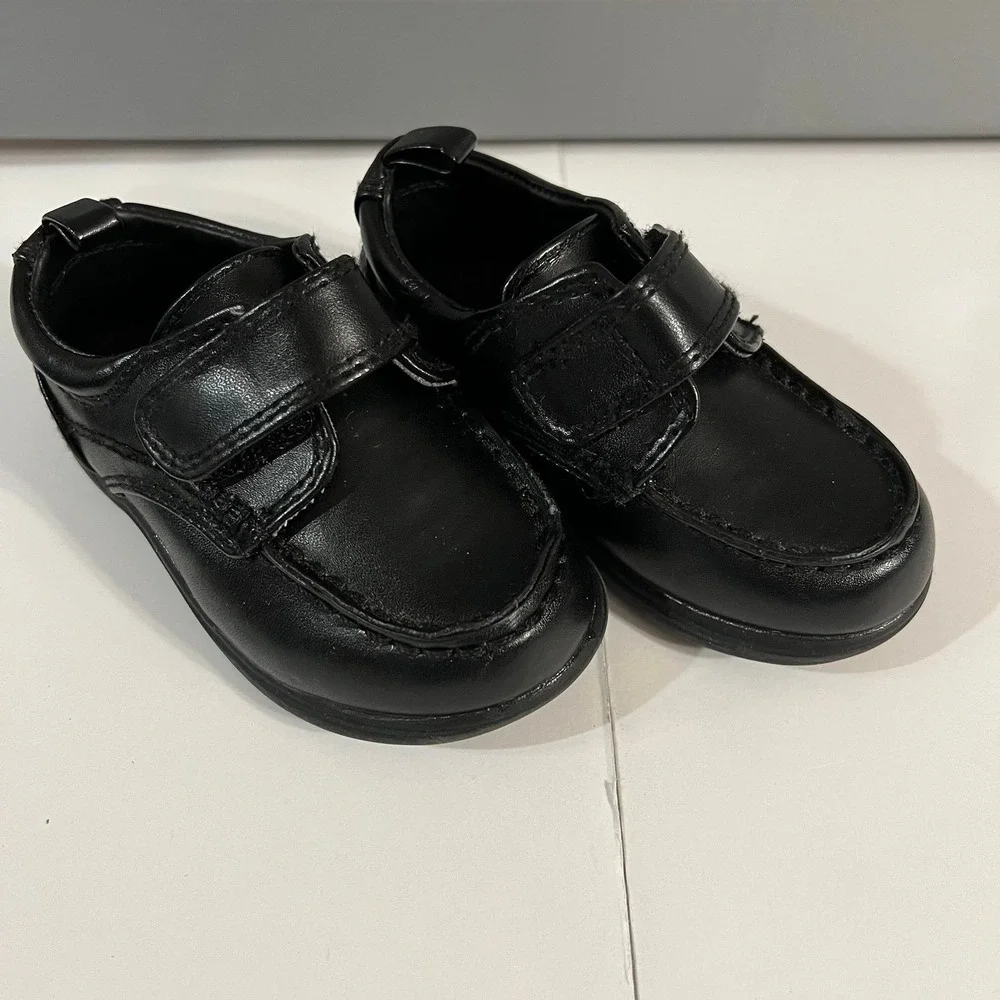 Toddler boy size 5 dress shoes (s-177)